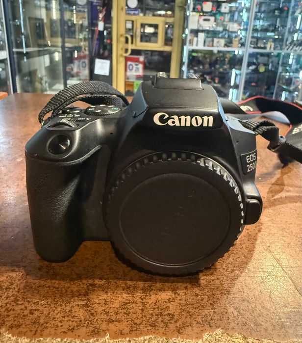 Lustrzanka Canon EOS 250D Body Czarny