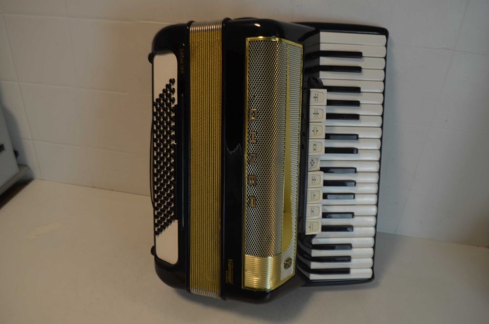Acordeao Hohner Lucia III 3 Voz 96 Baixos, N. 4