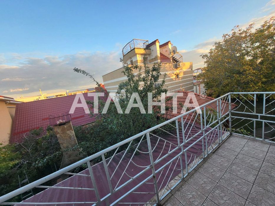 Дом-дача с мезонином возле моря, район Совиньона