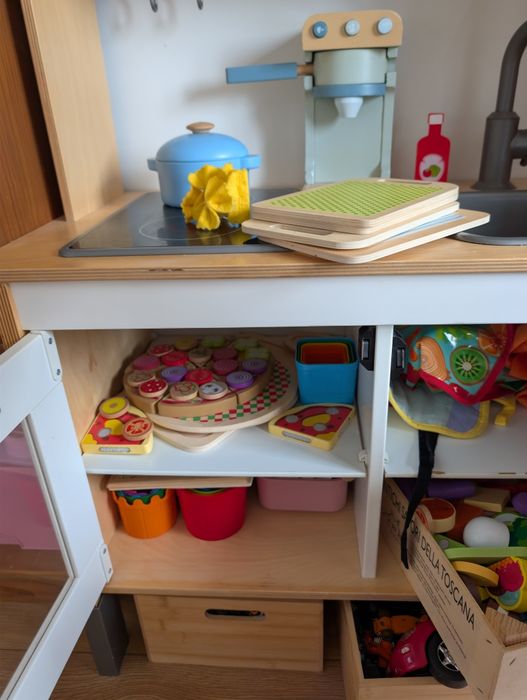 Kuchnia Ikea dla dzieci z dużą ilością dodatków i zestawów gratis
