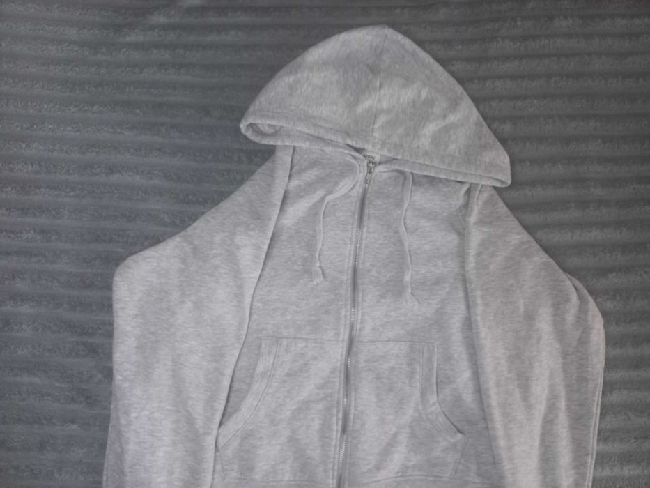 Сіре худі зіпка кроп