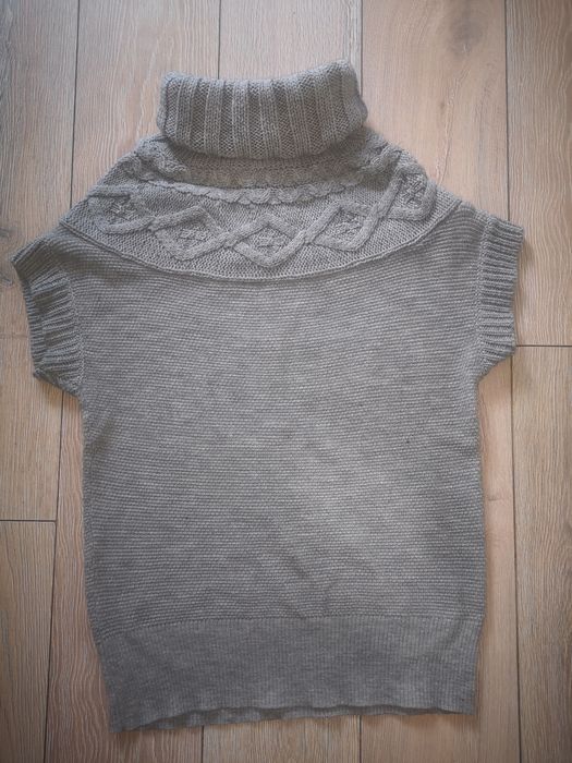 Sprzedam golf sweter bezrękawnik stradivarius rozmiar m