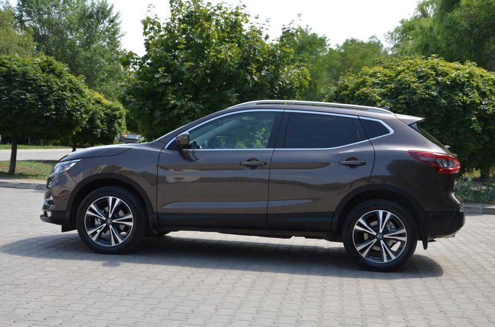 Продам NISSAN QASHQAI 2.0 AWD 2017 года выпуска