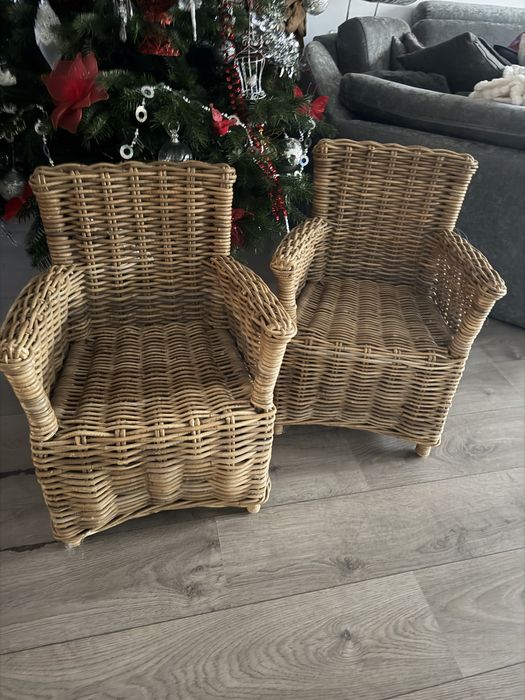 2 krzeselka wiklinowe  dla dzieci