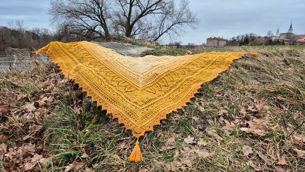 Bursztynowa chusta na szydełku. Handmade. Ombre 220/160/100