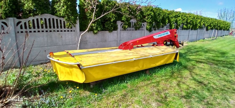 kosiarka dyskowa Pöttinger NOVACA 352 na centralnym zawieszeniu