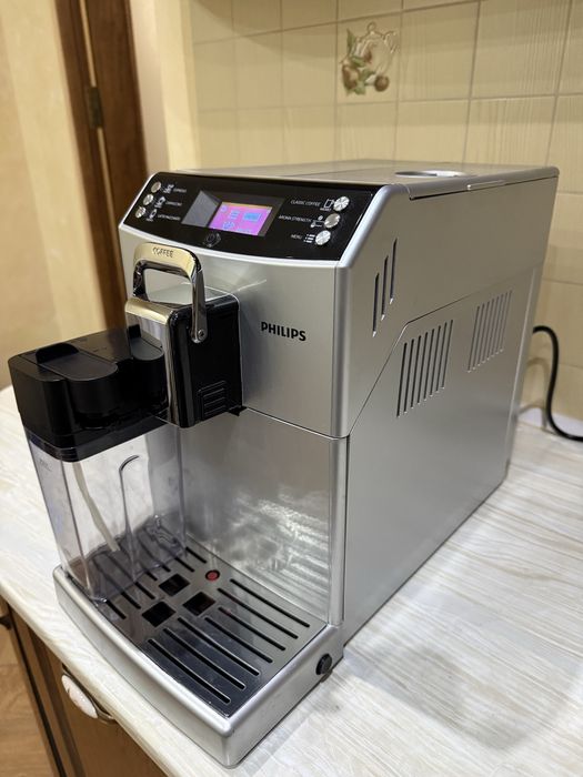 Автоматична кавоварка Philips Minuto One Touch Cappuсcino