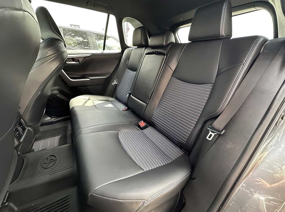 Toyota RAV4 XSE      2021
