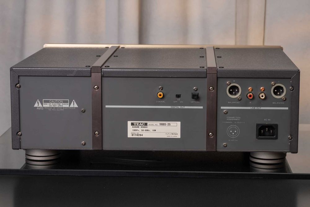 CD проигрыватель TEAC VRDS-25