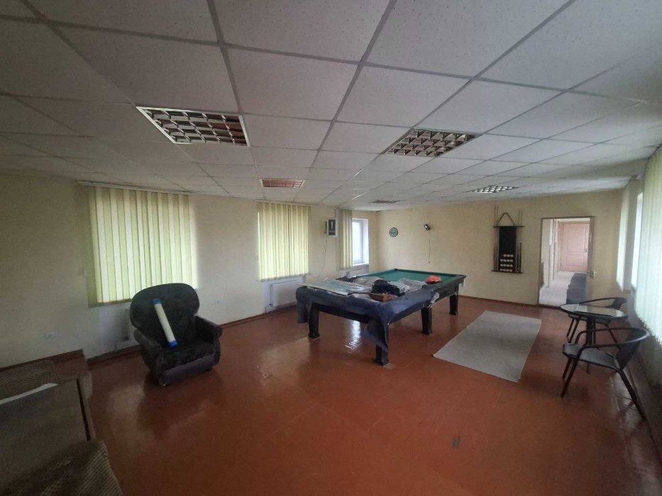 Продаж готелю з власною територією