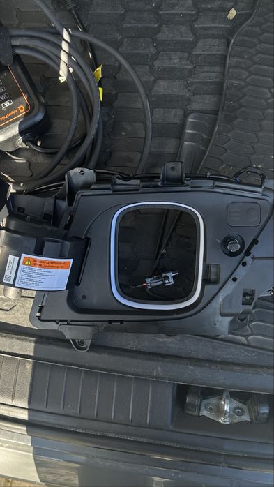 Лючок зарядки Hyundai Kona Electric EV 18-20  індикатор зарядки
