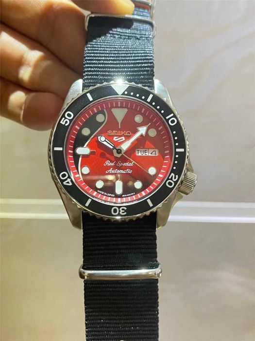 Годинник автоматичний Seiko 5 Sports Brian May Limited Edition "Red Special" SRPE83K1