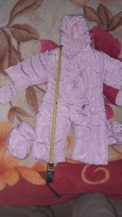 Продам зимний комбинезон на годик