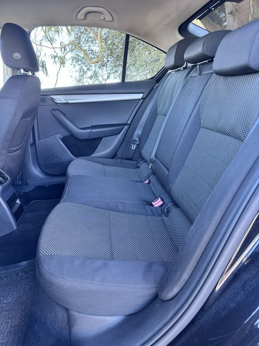 SKODA OCTAVIA 1.6 tdi 2016 otimo estado geral