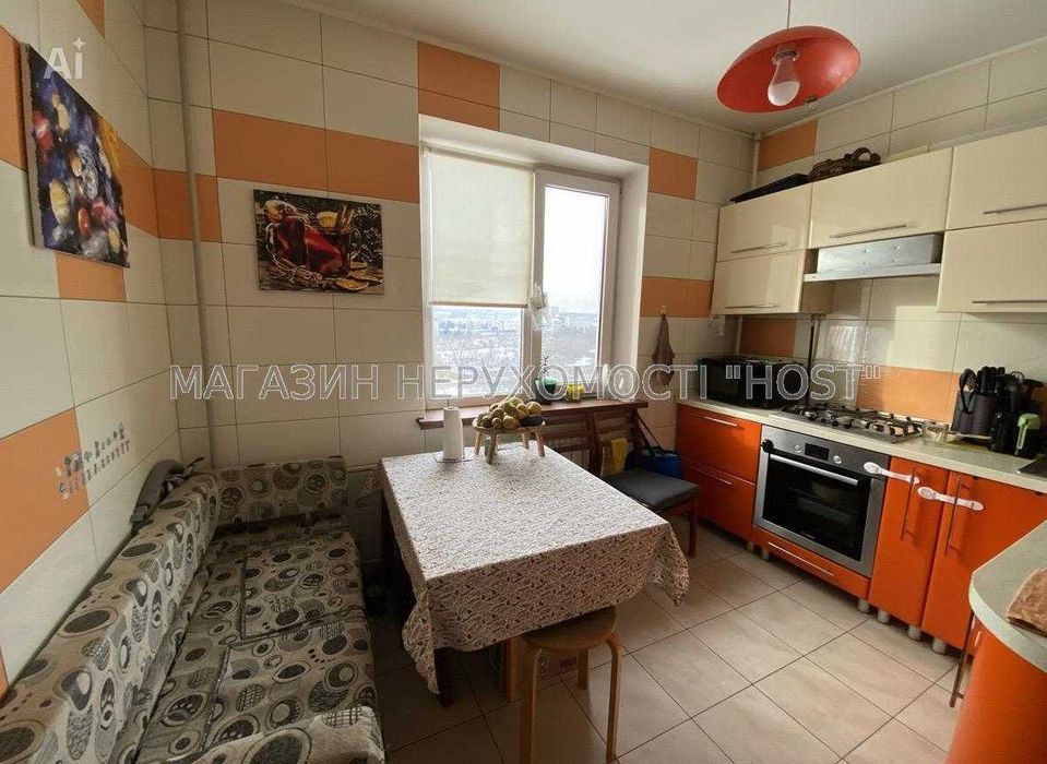 Продам сімейну 3-кімнатну квартиру у Харкові, вул. Лопанська, 31