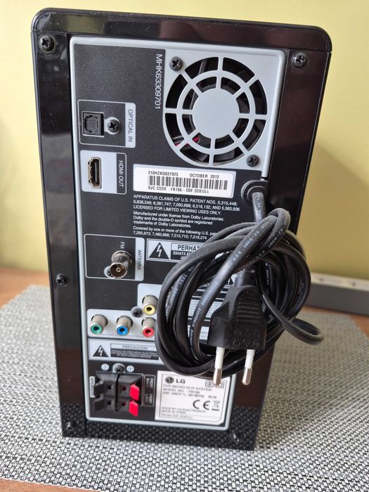Wieża stereo LG FB166