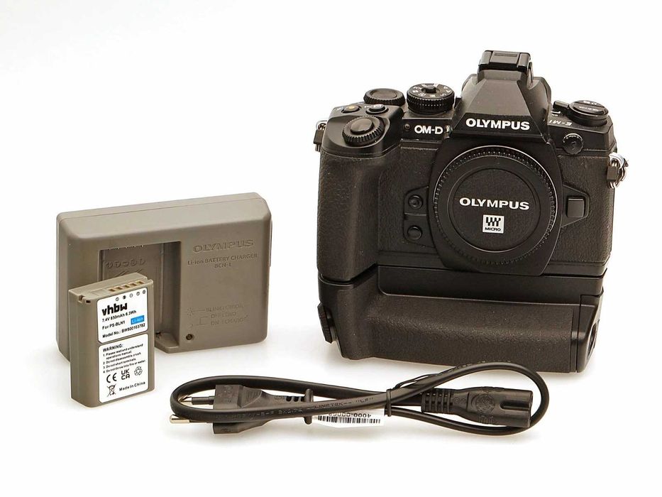 Olympus OM-D E-M1  c/ grip + lente olympus  c/ 1600 clicks   Rig. Nova