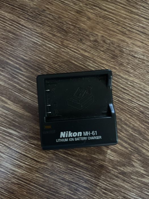 Ładowarka nikon mh-61