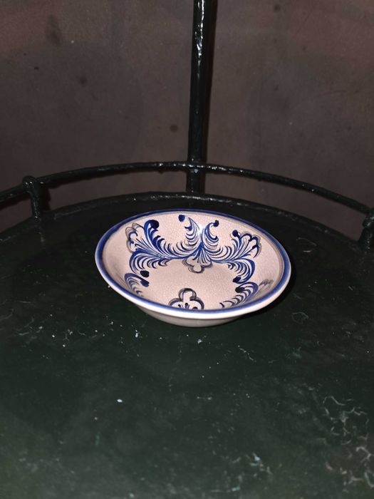 Antiguidade - Lavatório antigo em cerâmica com suporte