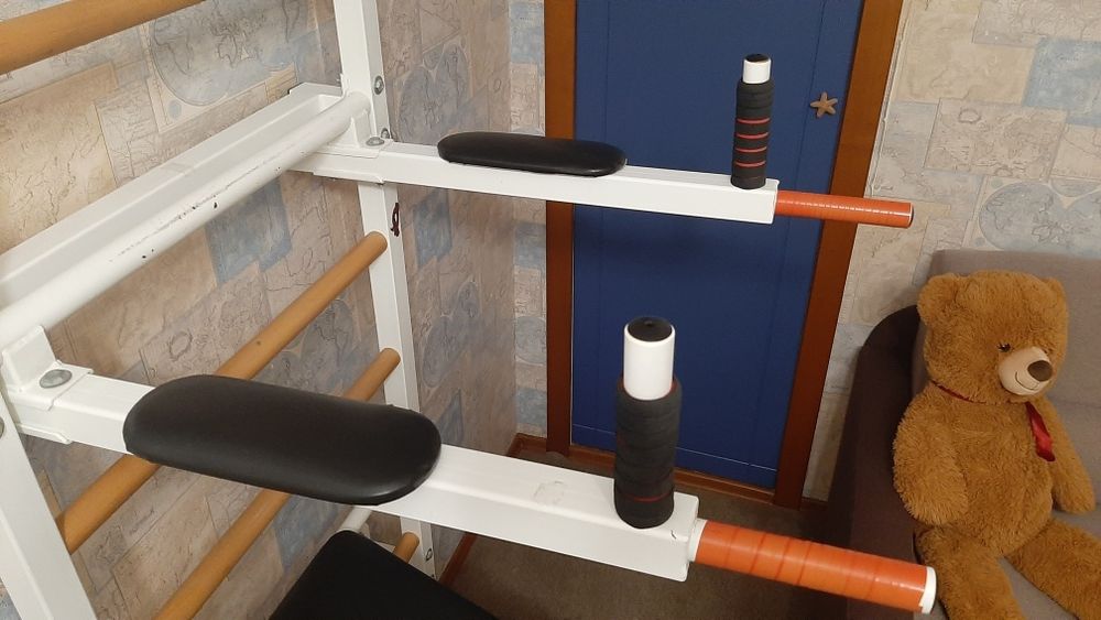 Шведська стінка (турник, бруса, лавка, кільця, канат)