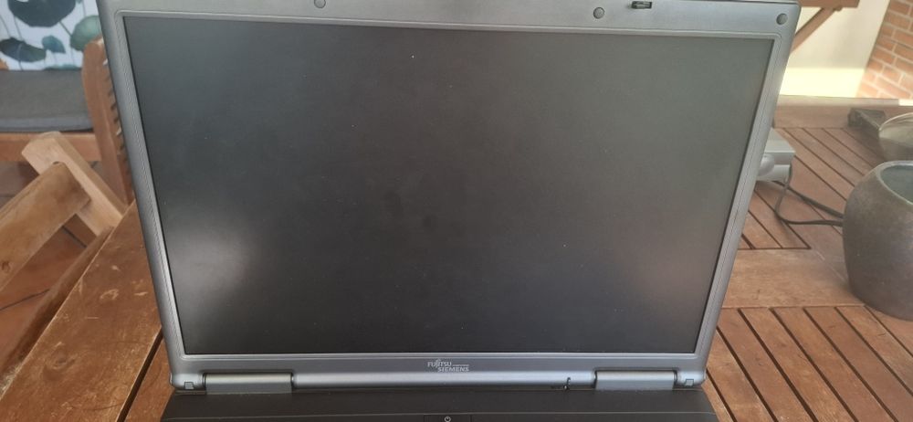 Fujitsu SIEMENS ESPRIMO Mobile V5505