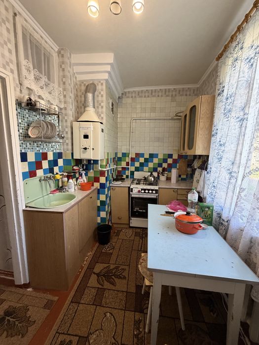 Продам 3-кімн  локація Будівельників