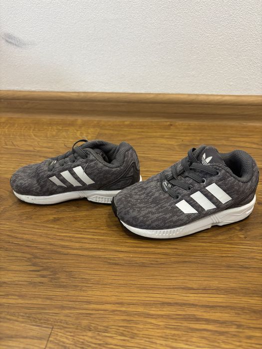 Кросівки дитячі, adidas оригінал. Розмір 24