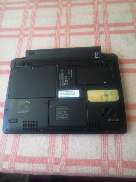 нетбук Packar bell