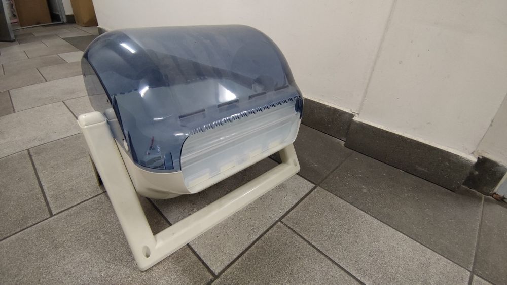 Podajnik na papier czyściwo