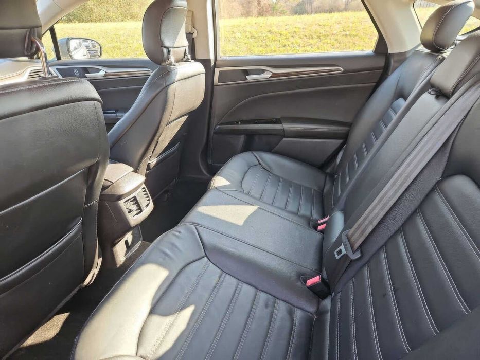 Ford Fusion      2013