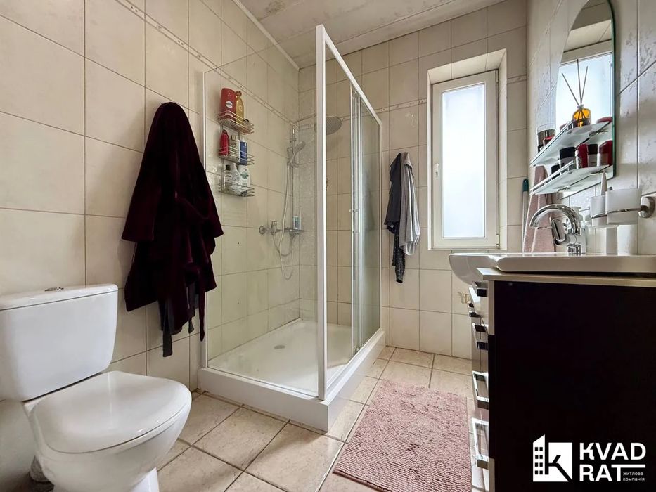 Продаж напівособняка 220м2 ,якісний будинок