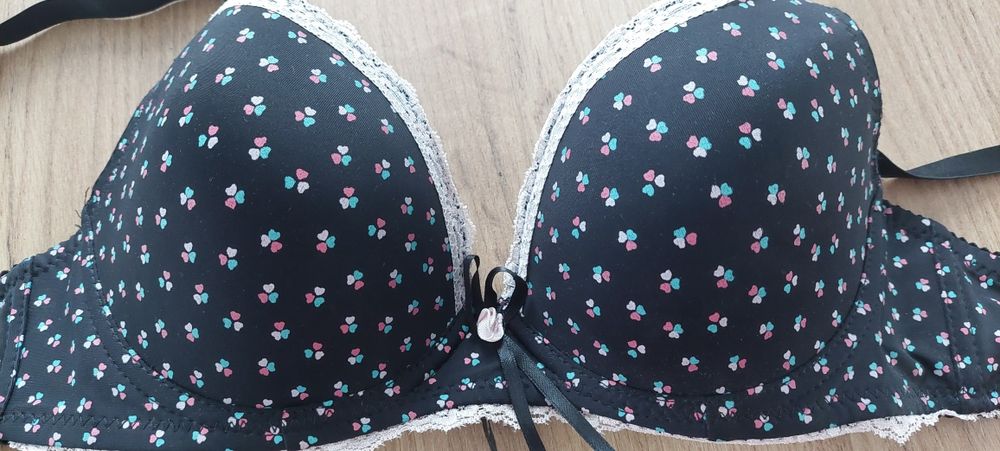 Biustonosz  usztywniany