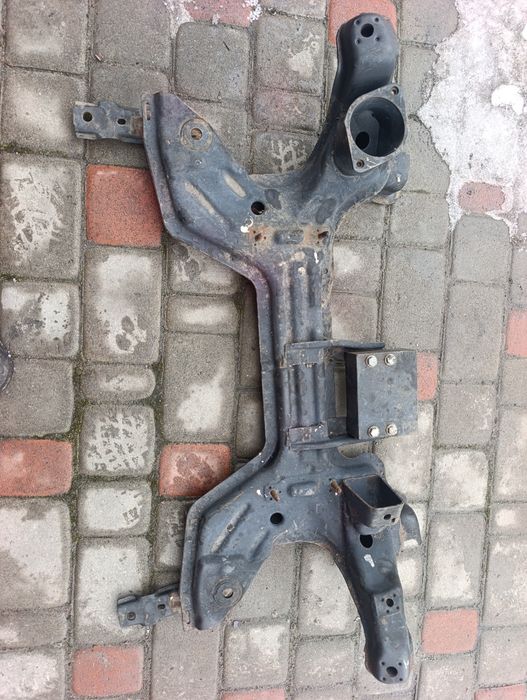 Підрамник ,Подрамник  Пассат б3-4