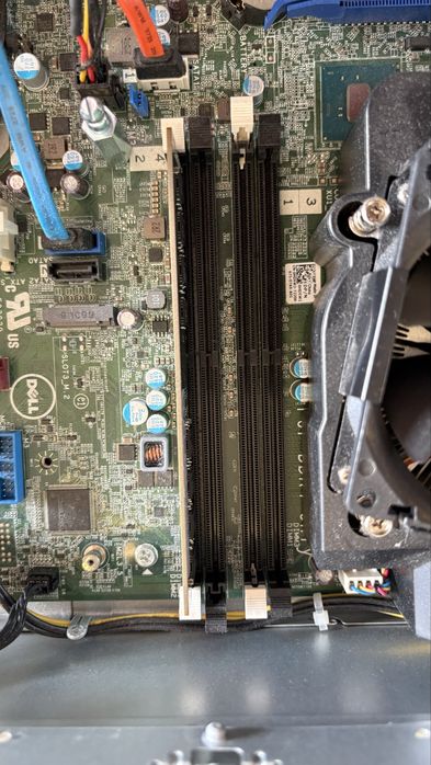 Системний блок Dell 7040 SFF Intel Core i5-6500 8Gbddr4 256Gb SSD