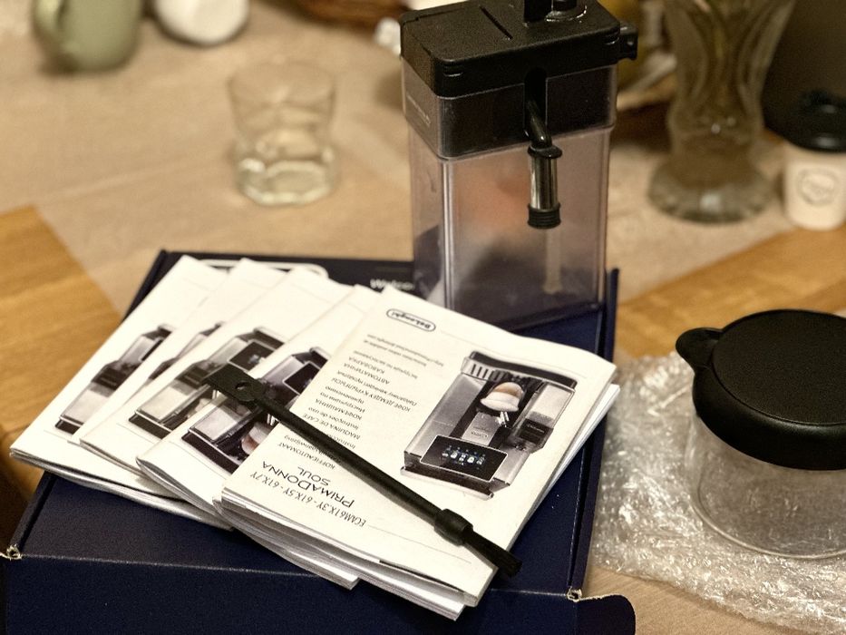 Кавомашина Delonghi ECAM 610.75 MB