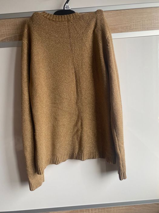 Sweter ze złotą nitką S/M