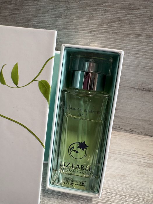 woda perfumowana Liz Earle Botanical Essence 50ml