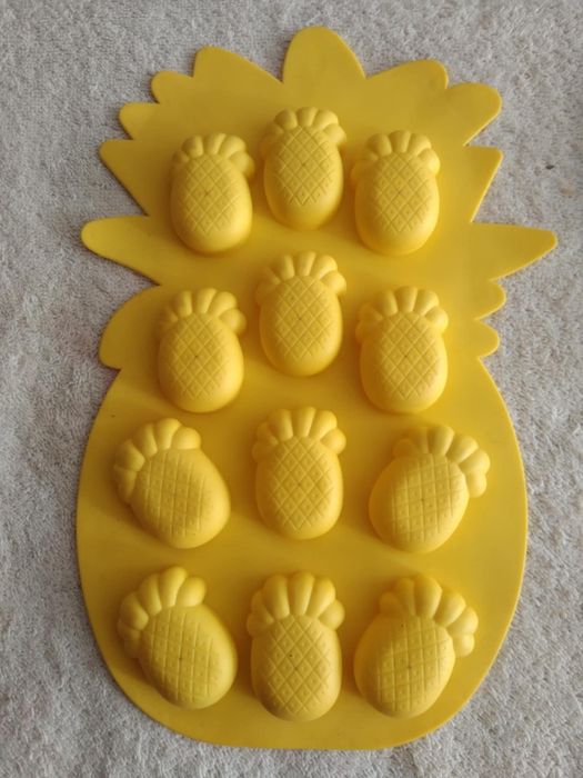 Forma do kostek lodu ananaski