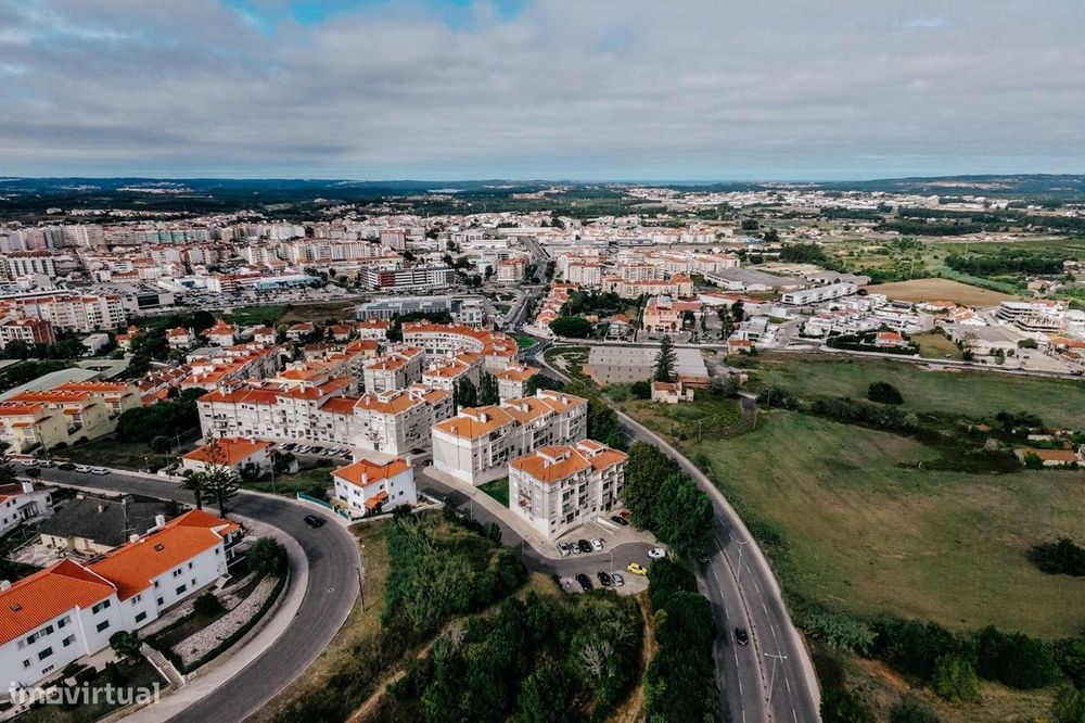 Apartamento T2 com Garagem no Centro das Caldas da Rainha