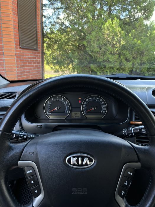 Продам авто Kia Magentis 2008 2.0 газ/бензин в хорошому стані.