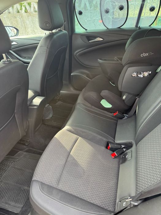 Opel Astra Sports Tourer — fotografia 7