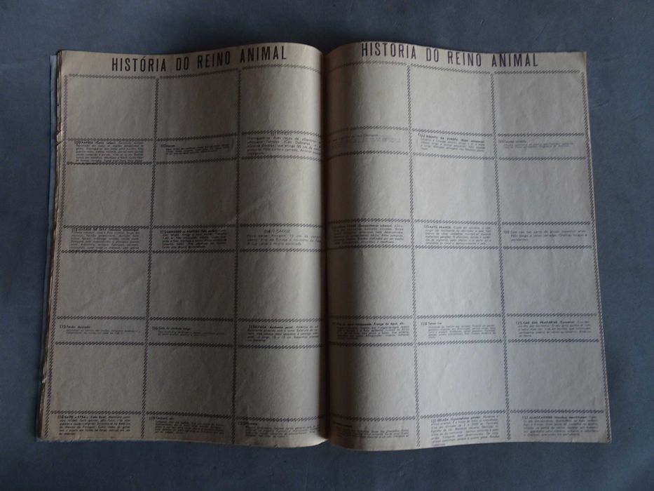 Caderneta de cromos de caramelos vazia História do Reino Animal + 149
