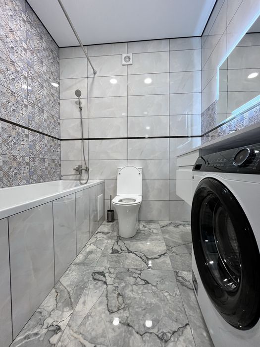 2к ЛЮКС Вул Нижня Берегова, ОАЗИС, Епіцентр, Вигляд на ПІВДЕННИЙ БУГ