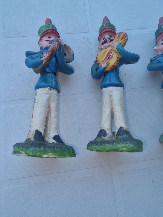 Musicos de viana pintados mão  antigos com assobio.