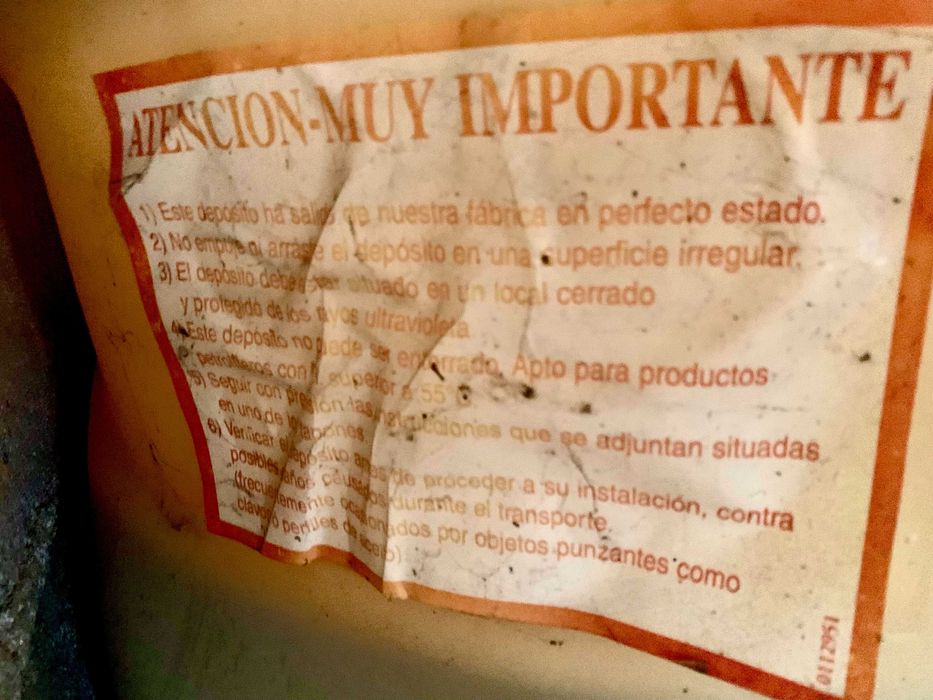 Depósito de combustível para aquecimento com 300 litros de gasóleo