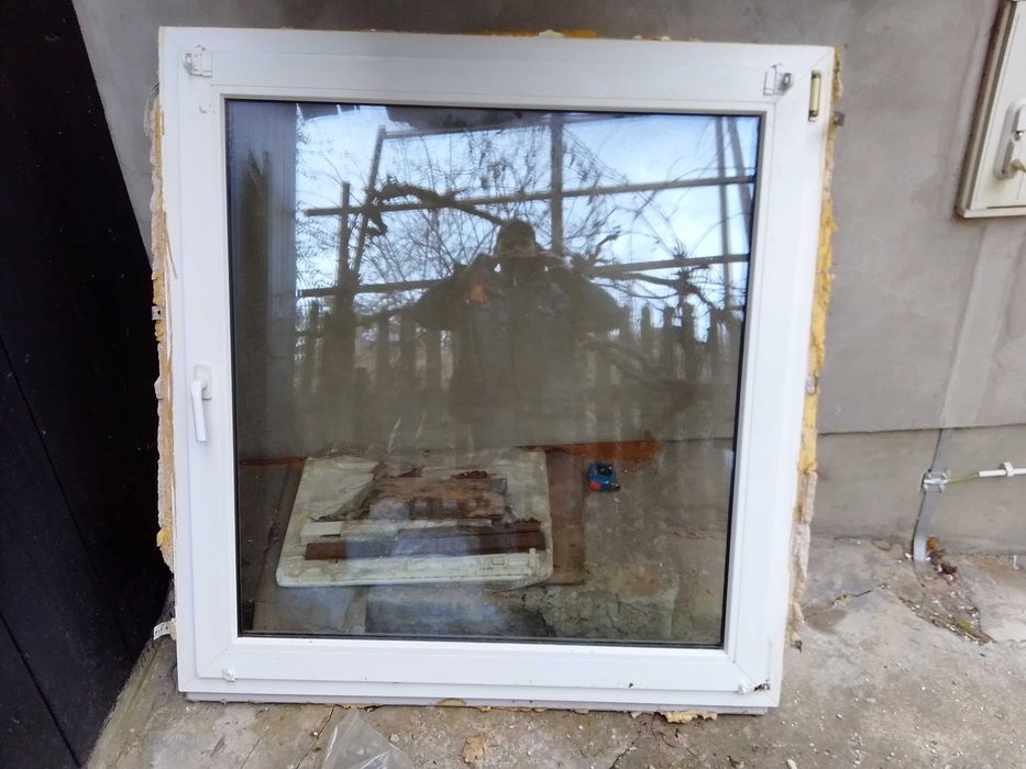 Okno białe plastikowe