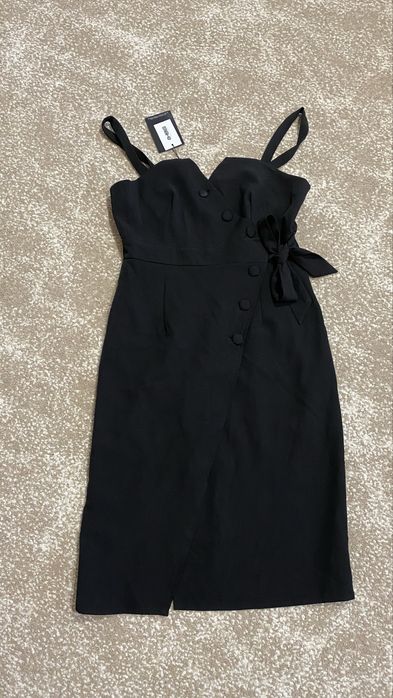 Сукня класична чорна