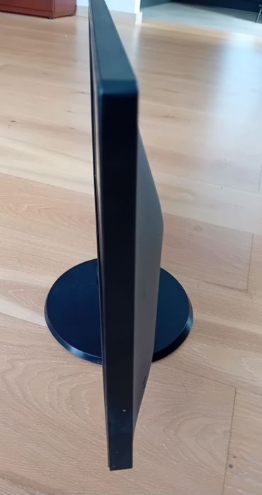 Monitor 21,5 cala
