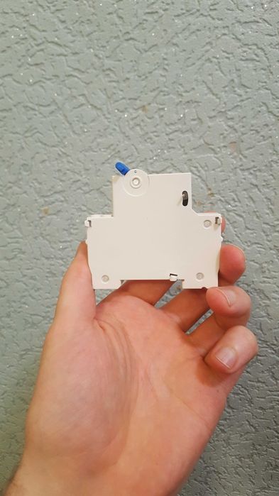 Шунт релиз (позволяет отключать защитные автоматы по внешнему сигналу)