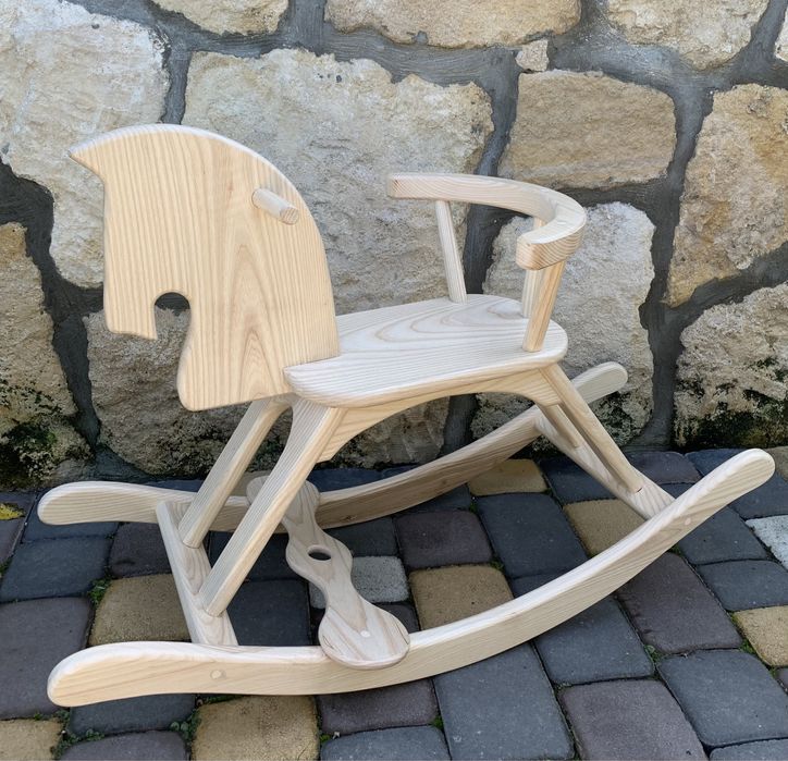 Коник-гойдалка з ясена